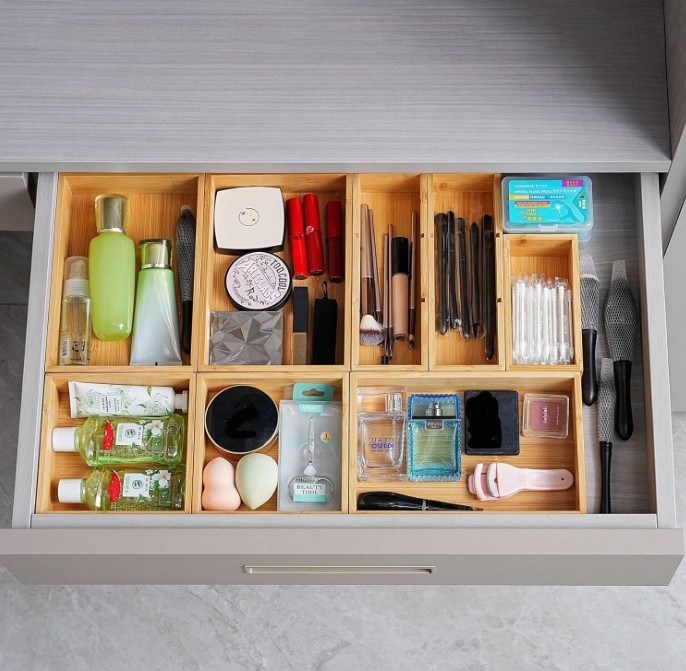 Organisateur de Tiroir en Bambou Naturel - Range-Couverts et Diviseurs d'Ustensiles pour Cuisine et Salon - Modèle Vintage Gravé – Image 2